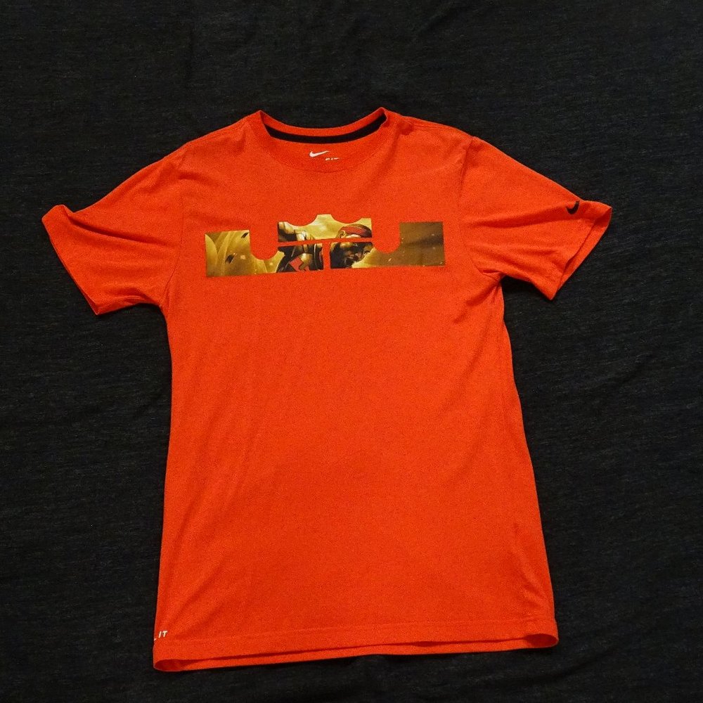 Nike DRI-FIT Lebron short sleeve T-shirt